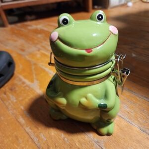 Boston Warehouse Lime Green Frog Container